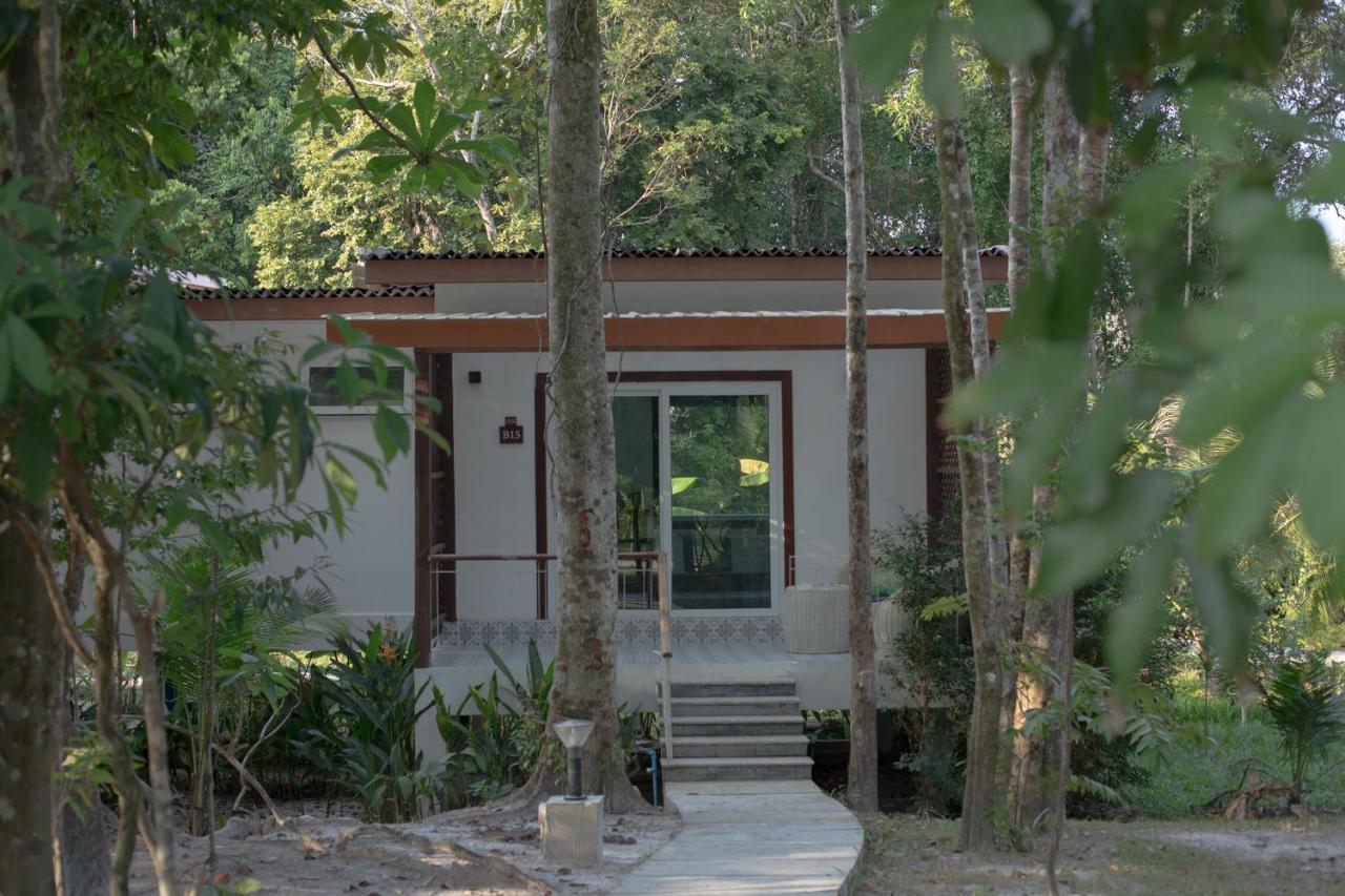 La Passion By Achariyak Hotel Koh Rong Sanloem Bagian luar foto